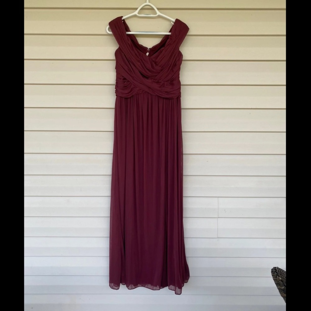 David’s bridal sz 8 maroon dress